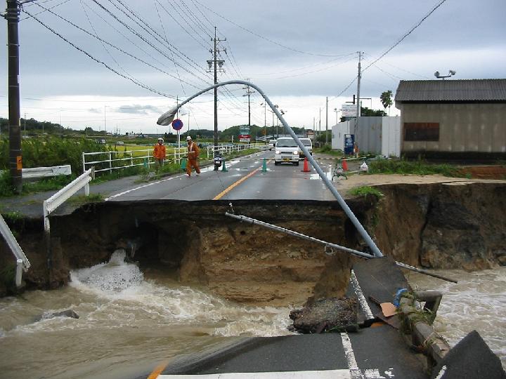 国道155号宝ヶ丘町北交差点ライブカメラ(愛知県瀬戸市宝ケ丘町) | ライブカメラDB