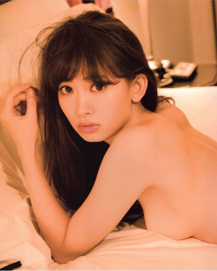 AKB48小嶋陽菜 おっぱいの谷間に吸い寄せられちゃう奇跡の美体エロ画像 - おっぱいの楽園♪