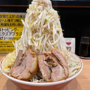 らー麺シャカリキ - おはようございます。 登別温泉第一滝本館さん内にて札幌の人気ラーメン店の出店イベントが行われ 第一弾は飛燕となります。