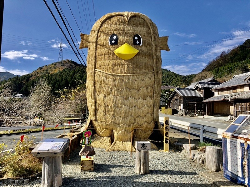 松江城ガイドツアー 天守閣登閣＋大名ゆかりの茶室でお点前体験付き お茶が大好きな松江のお殿様 松平不昧公が愛した街めぐり＜2時間30分／松江市＞ |