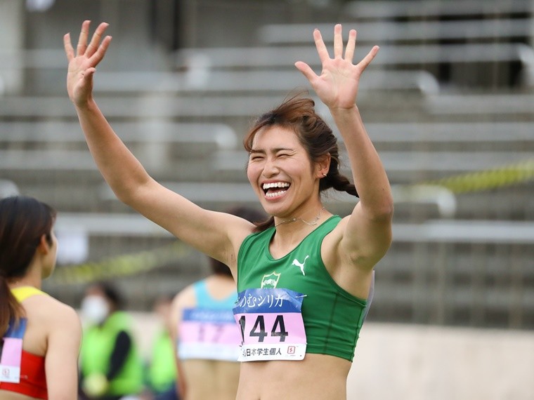 美容番長・優木まおみさんが開発した「青汁」を飲んでいます！【編集部のお買い物2022】 | LEE