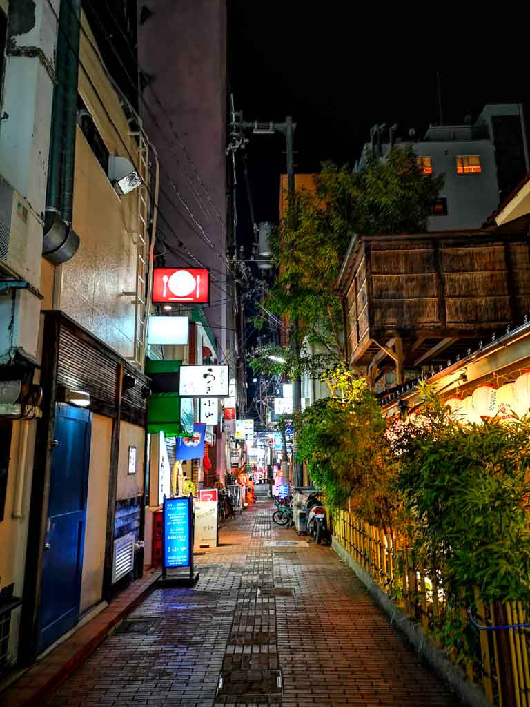 NIghtlife in Kobe, Japan at