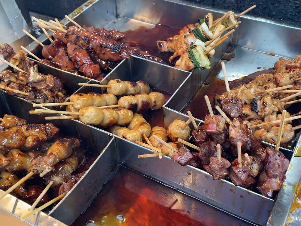 もつ焼き ささのや(鶯谷) 焼き鳥は1本90円。