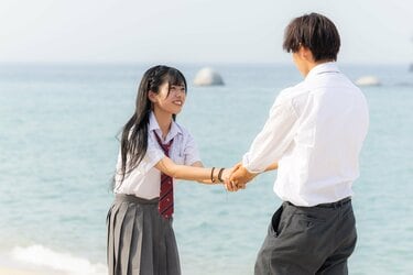 画像・写真 【漫画】クラスメイトには秘密の恋…内気なカップルの初めてのハグに「幸せすぎる」と青春の声(13/40) | WEBザテレビジョン