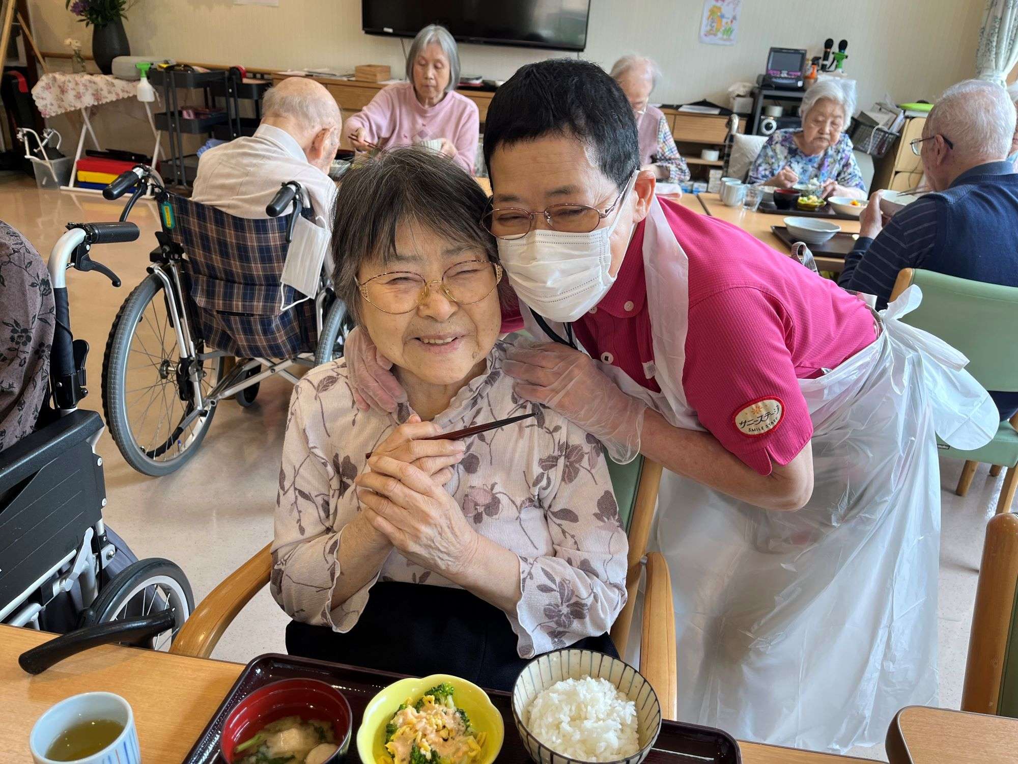 サマンサ新ミューズ テイラー初来日、ジェシカと一緒にお披露目