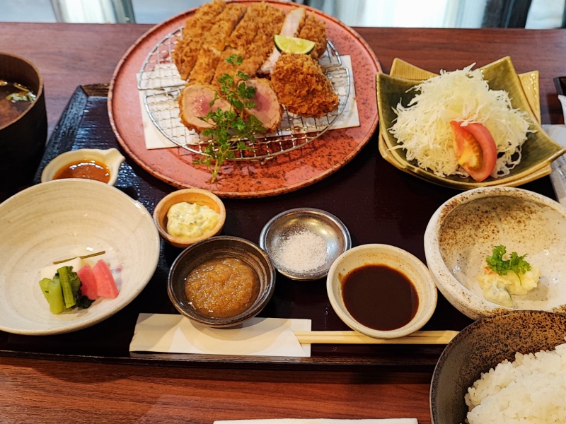 料理メニュー一覧：とんかつ レボリューション(大阪府八尾市山本町/とんかつ店) -