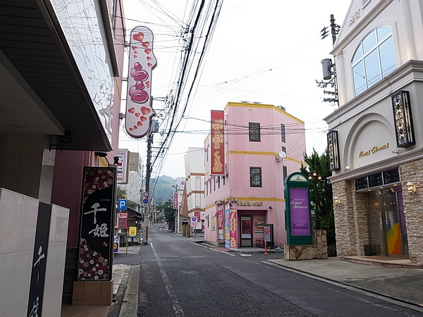 松山・道後温泉…名作『坊っちゃん』にもでてくる古き良き歓楽街…男のアソコではなくカメラを握りしめ風俗街を歩き続ける元風俗嬢〜紅子の色街探訪記① | 