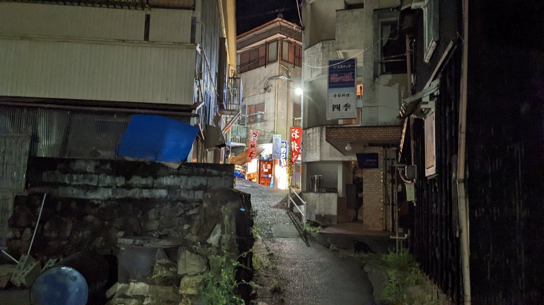 No.299【三重県】飲食店ほぼ無い小さな島！スナックのママが1000円でご飯いっぱいくれた！ - 週末大冒険