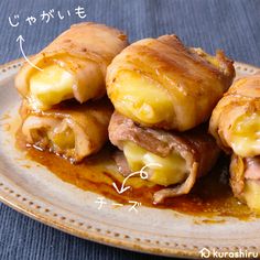 手抜きご飯。 ご飯をチンしている間に まとめて作ったトマトソースを焼いたチキンにかけ、 野菜の水煮を温め、お椀でお味噌を溶く