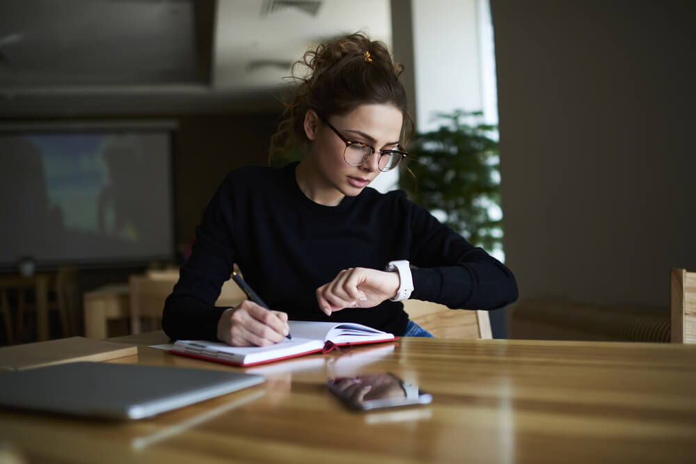 20代から30代女性におすすめの就職・転職求人のコラム｜エステティシャンとセラピストに違いはあるの？仕事内容や向いてる人を徹底比較！