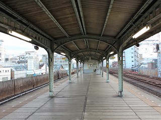 南海高野線萩ノ茶屋駅／ホームメイト