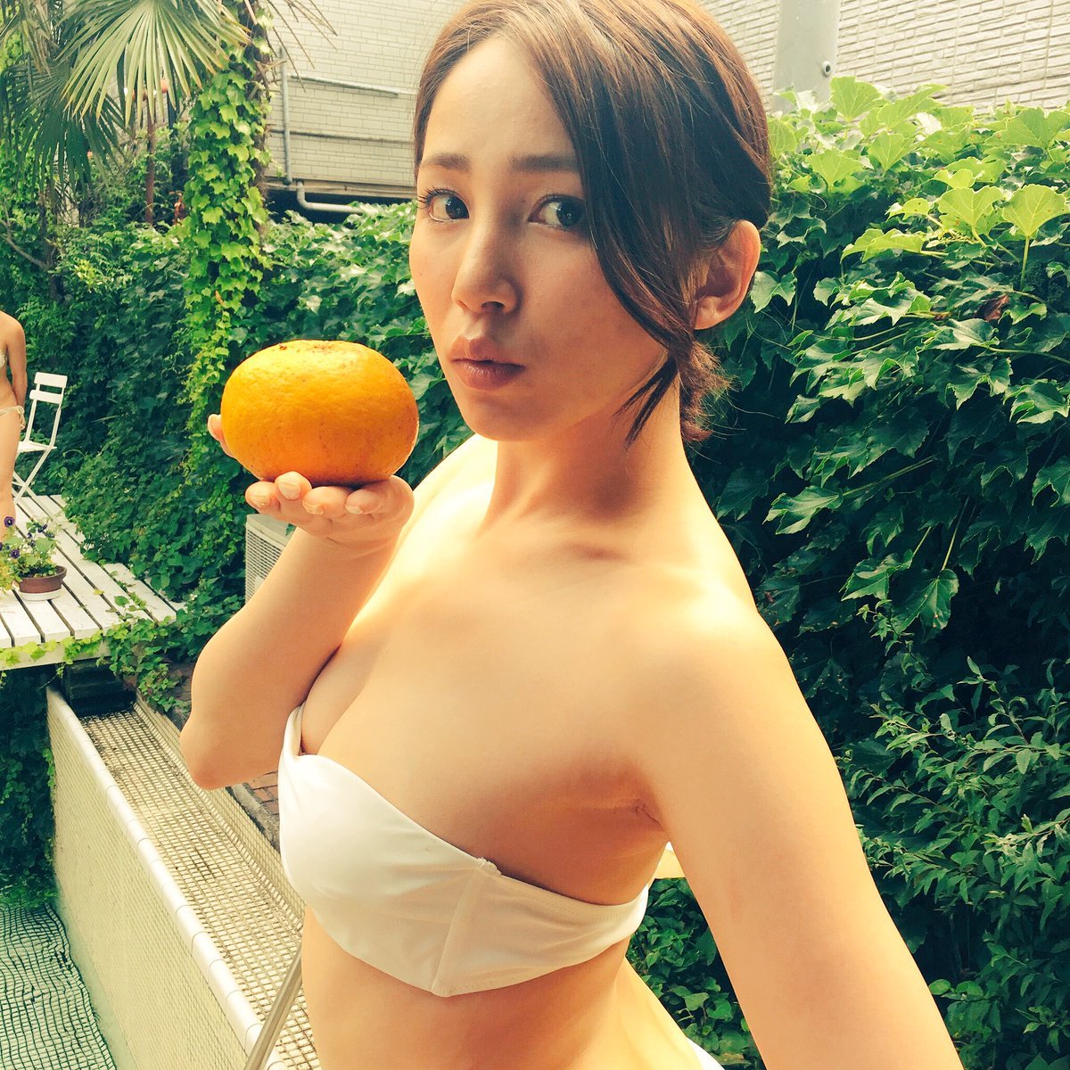 画像】海ー！パシャ→Instagramに水着姿を投稿→乳首思いっきり映っちゃうドジっ子ｗｗｗ | ふっくら素人エロ画像