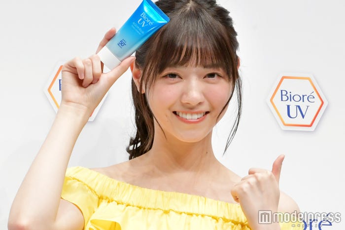 西野七瀬 乃木坂・秋元真夏と“腕組み”ツーショット公開 ファン歓喜「めっちゃいい写真」― スポニチ Sponichi