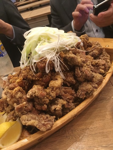 デカ盛りグルメ】から揚げ60個1280円！ そびえ立つ若鶏マウンテンは衝撃度MAX!! 海浜幕張『ちばチャン』 |