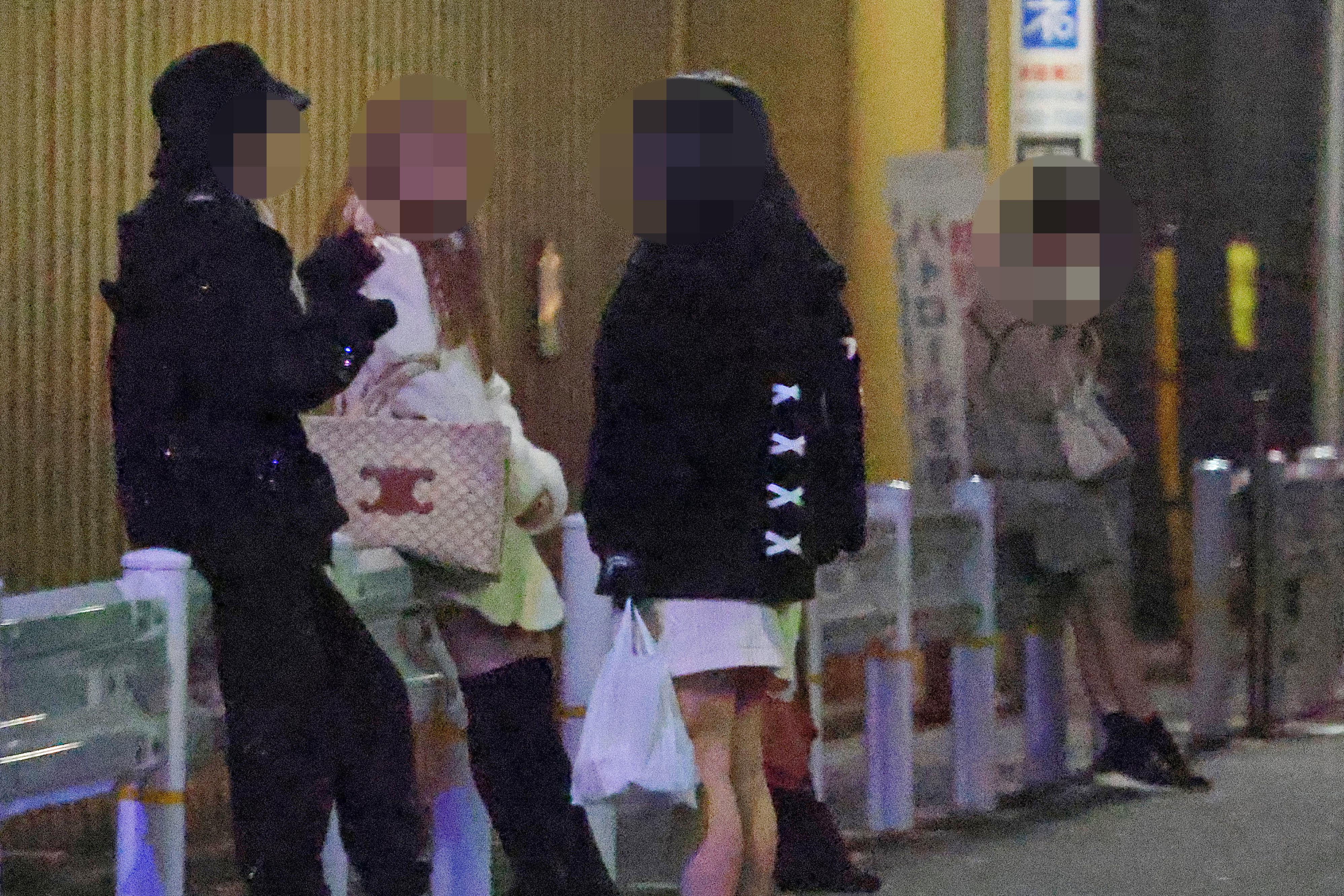 新宿・歌舞伎町で20代の「立ちんぼ女子」が“増殖中” 中年男性との「交渉バトル」を実況中継（写真2） | デイリー新潮