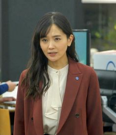 42歳美人女優、友人特製Tシャツ姿がキュート！ 「ギャップが可愛い」と絶賛の声 - エンタメ -