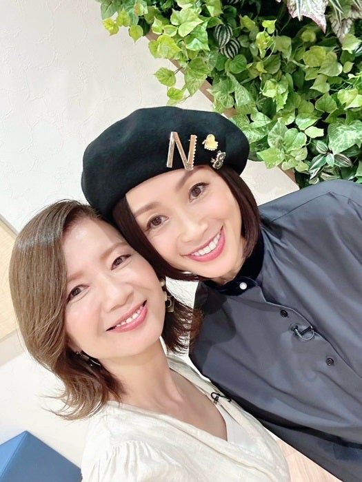 スプラッシュ桑田が遂に結婚。嫁のあちゃさんへ婚姻届提出前後の心境をインタビューしてみた。 - YouTube