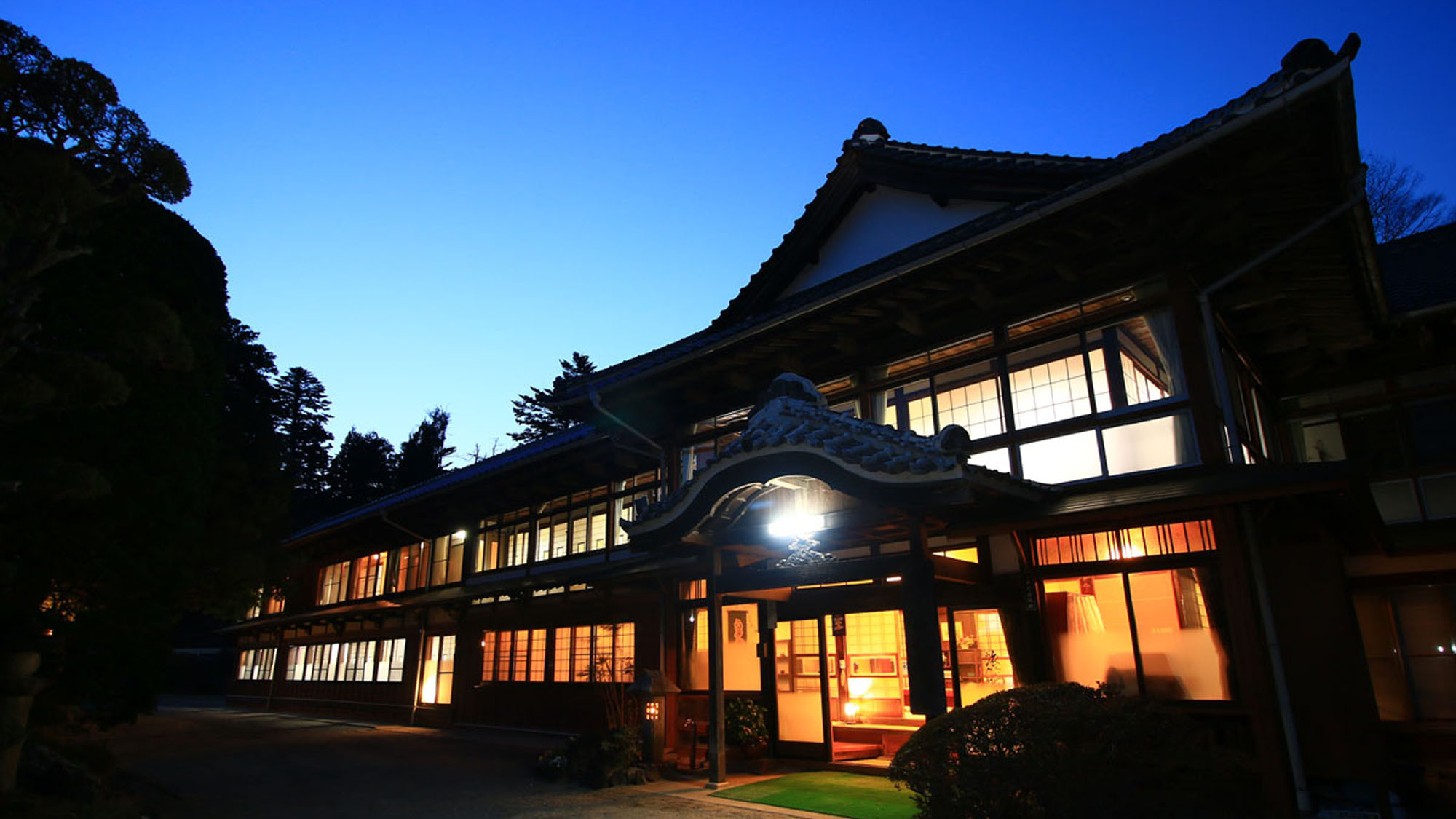 湖畔の宿 藤屋旅館 【朝食付】閑静な湖畔の宿でリフレッシュ。スッキリ目覚めて、ビジネスや観光に！【楽天トラベル】