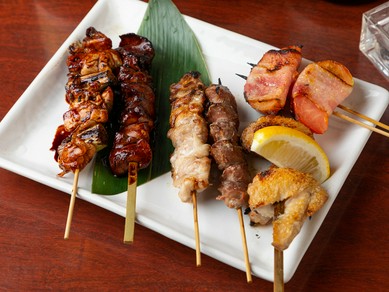 大衆酒場 鳥椿 鶯谷朝顔通り店（焼き鳥）[パーフェクトサントリービール達人店]｜サントリーグルメガイド