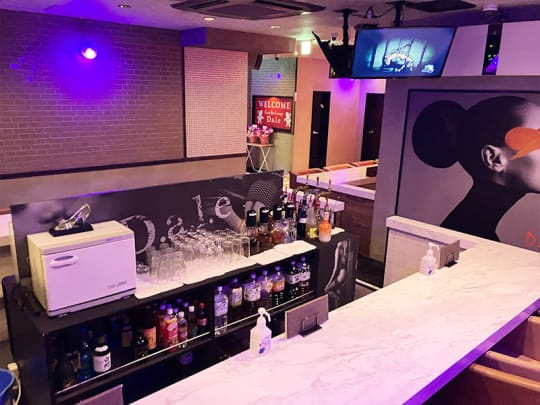 GIRLS BAR BUZZ・バズ -