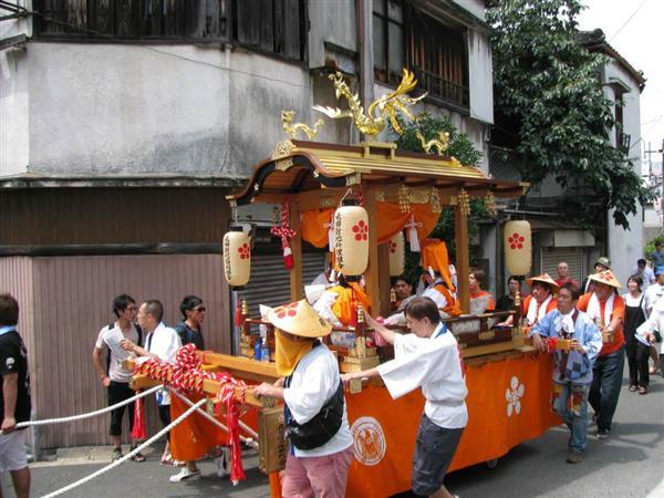 現場から：西成・飛田新地 旧遊郭 再生へ新活路 オンラインツアー、写真集制作 「多くの人に知ってもらう」