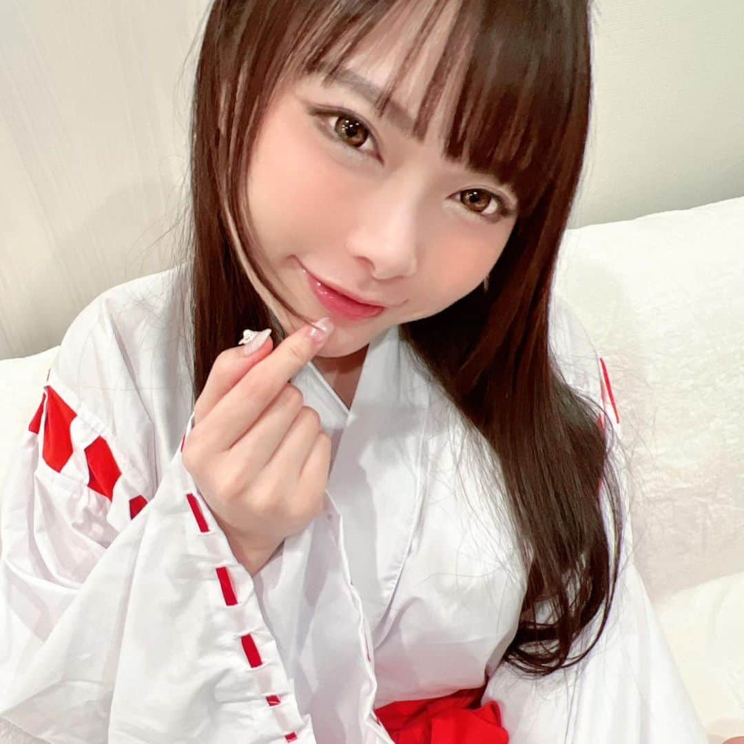 なつめ愛莉さんのインスタグラム写真 - (なつめ愛莉Instagram)「GW一緒にのんびりしよ？🍓💕 #youtuber