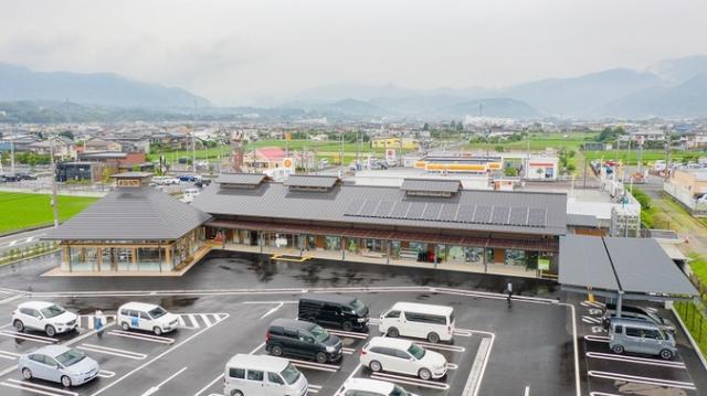 涼を求めて「南足柄市・夕日の滝」水しぶきを浴びればひんやり感は気温以上 – 神奈川・東京多摩のご近所情報 –