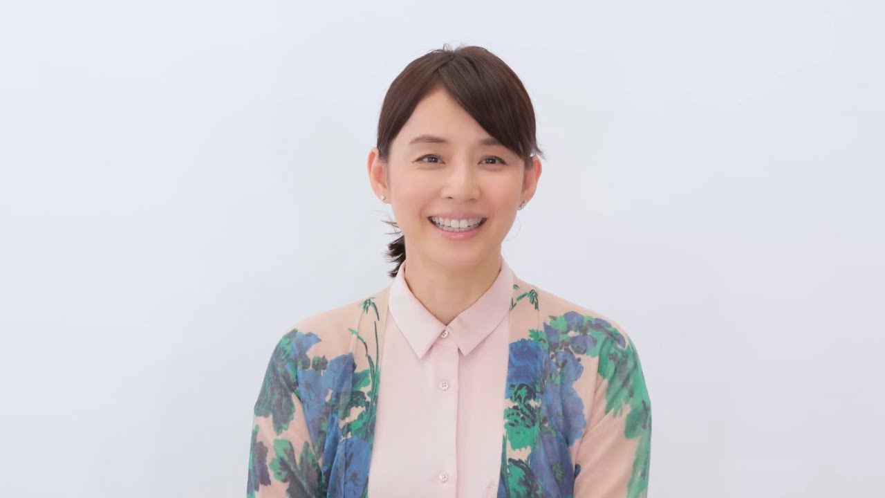 石田ゆり子がInstagramに投稿した“起き抜け”写真に冷めた声が並ぶワケ「なんか残念」「すっぴんではないし」 | 週刊女性PRIME