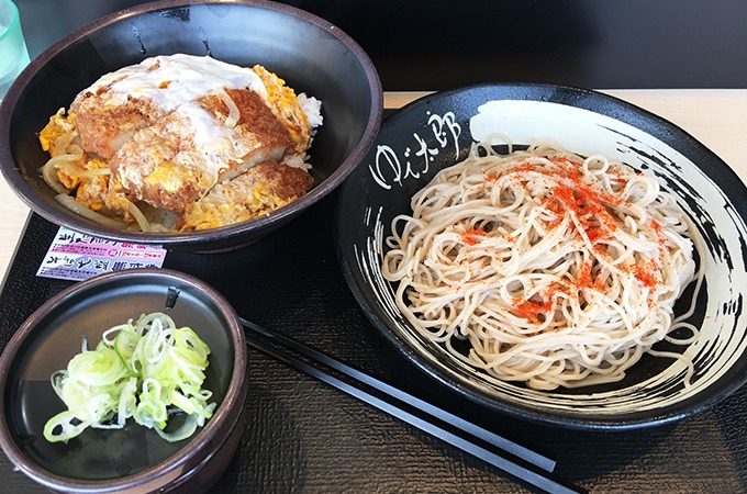 ゆで太郎 八戸湊高台店】で県産長芋ネバリスターな期間限定「月見芋ミニ丼セット」 - ハイボールマンは今日も呑む。