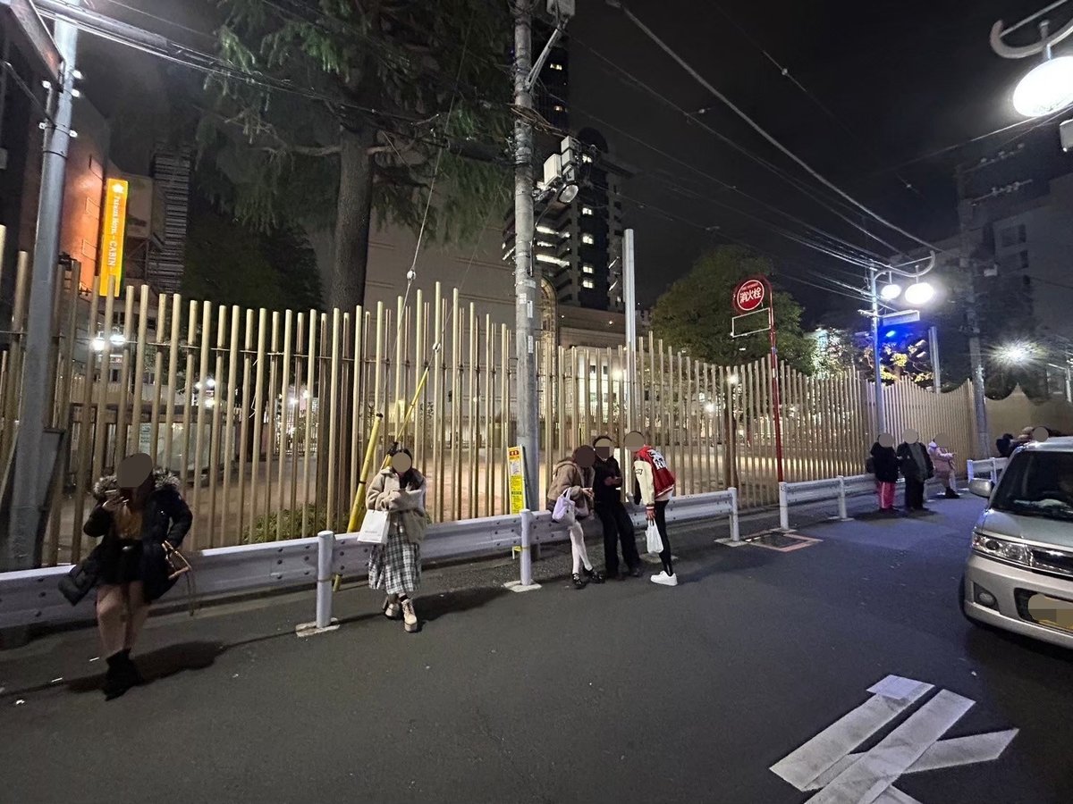 新宿・立ちんぼ大移動〉手招きして「遊ぼう～」“現行犯でなくとも逮捕”に踏み切った警察に対して、立ちんぼはナワバリを広げて…女性から声をかける“キャッチ”パターンも  | 集英社オンライン