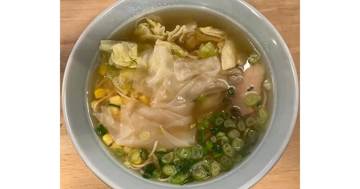 土佐市パーワン軒、チャーシュー麺＆ミニチャーシュー丼🍜😊 お昼時は何処とも混んでおりまして高知市内から土佐市まで走ることに🚙😵  危うく昼飯難民になるところを救われまして、本日も美味しく頂きました😋