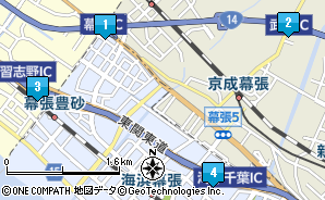 街かどKITCHEN432」さん 幕張本郷の閑静な住宅街の中で不思議な魅力を放っていて、どんなお店なんだろうって気になっていて。 近くのコインパーキングに車を停めてのぞいてみました。  なるほど、テイクアウト専門のお弁当&お惣菜屋さんなんですねー。