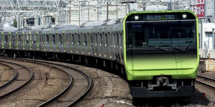 小田急沿線住み鉄道ファン日記: 東日本旅客鉄道山手線向けE235系東トウ05編成が11両フル編成で配給輸送される