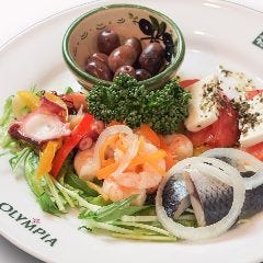 本格的なムサカのランチをギリシャ料理「オリンピア」で: 美味いもん倶楽部