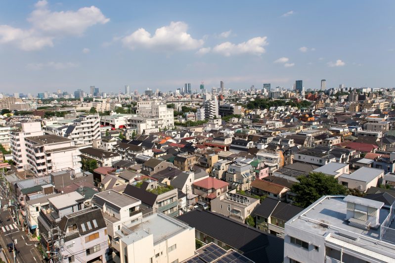 始発駅「笹塚駅」からの乗り換えや駅の周辺環境・不動産相場をご紹介します | TOKYO