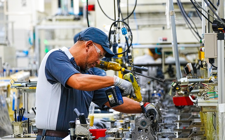 Yokohama Plant engine production